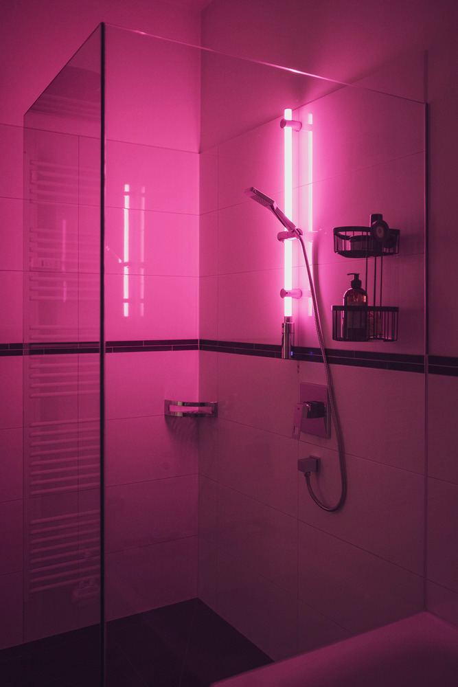 Ensemble Barre de douche à LED 94 cm 12 couleurs RVB  dimmable