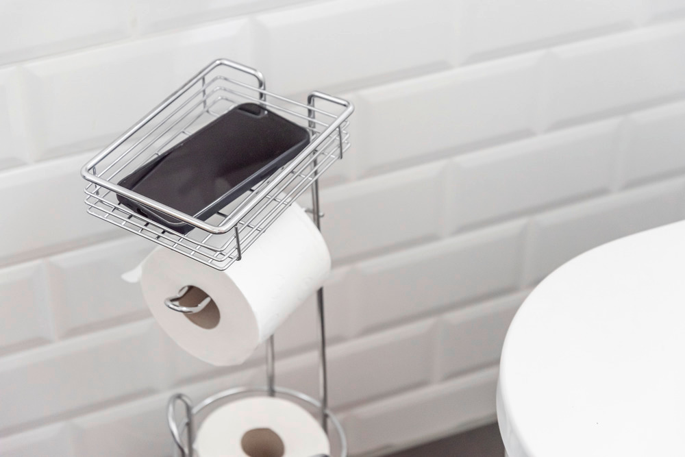 WENKO Porte papier papier toilette avec range papier toilette et étagère de rangement, acier chromé  